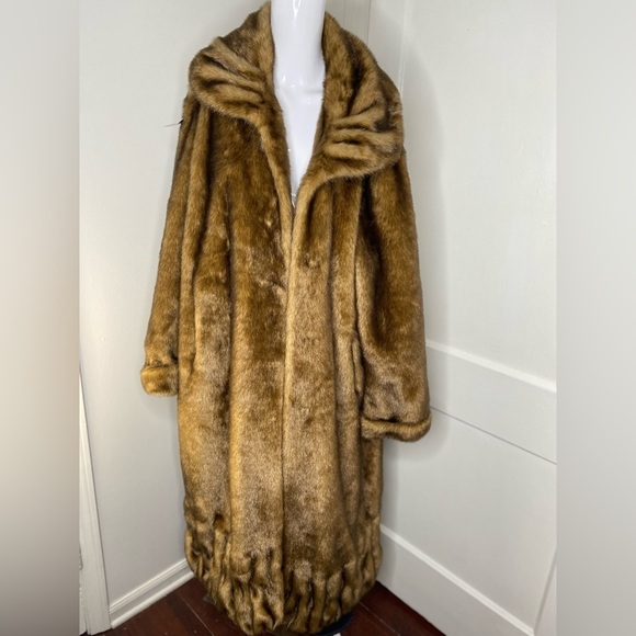 Vintage Jackets & Blazers - Vintage Pamela McCoy Luxurious Faux Fur Coat in Rich Brown